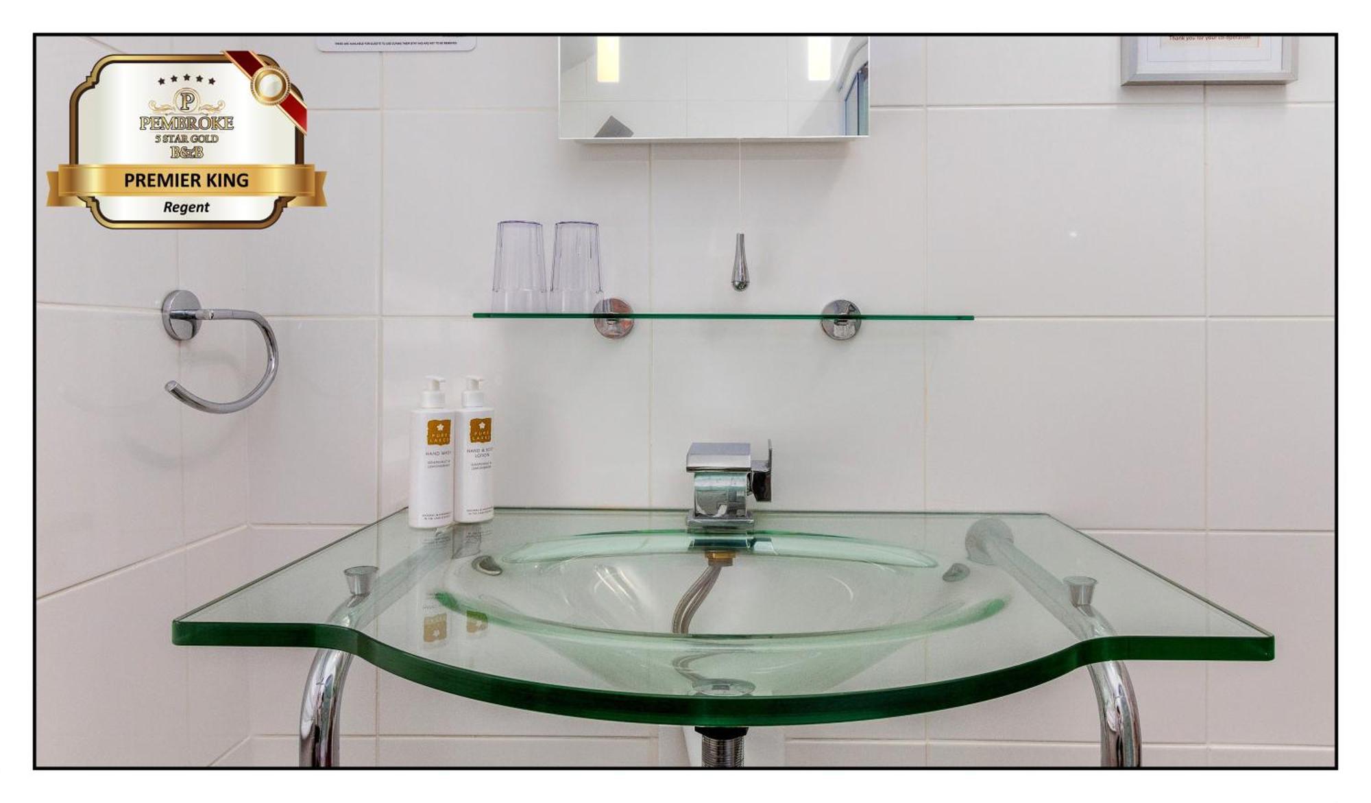 Pembroke Bed & Breakfast Gasthuis 5*